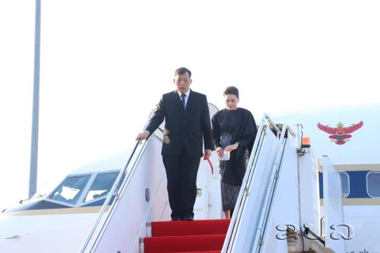 Thai King and Queen Arrive in Laos for State Visit